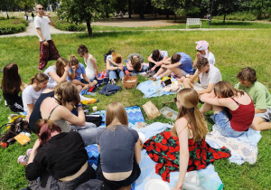 XXI LO Piknikowe podsumowanie tegorocznej działalności koła debat oksfordzkich Ad Prusem w Parku Sienkiewicza.