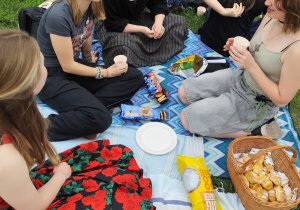 XXI LO Piknikowe podsumowanie tegorocznej działalności koła debat oksfordzkich Ad Prusem w Parku Sienkiewicza.